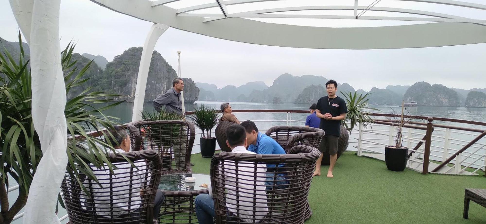Cat Ba Victory Hostel Dong Khe Sau Kültér fotó