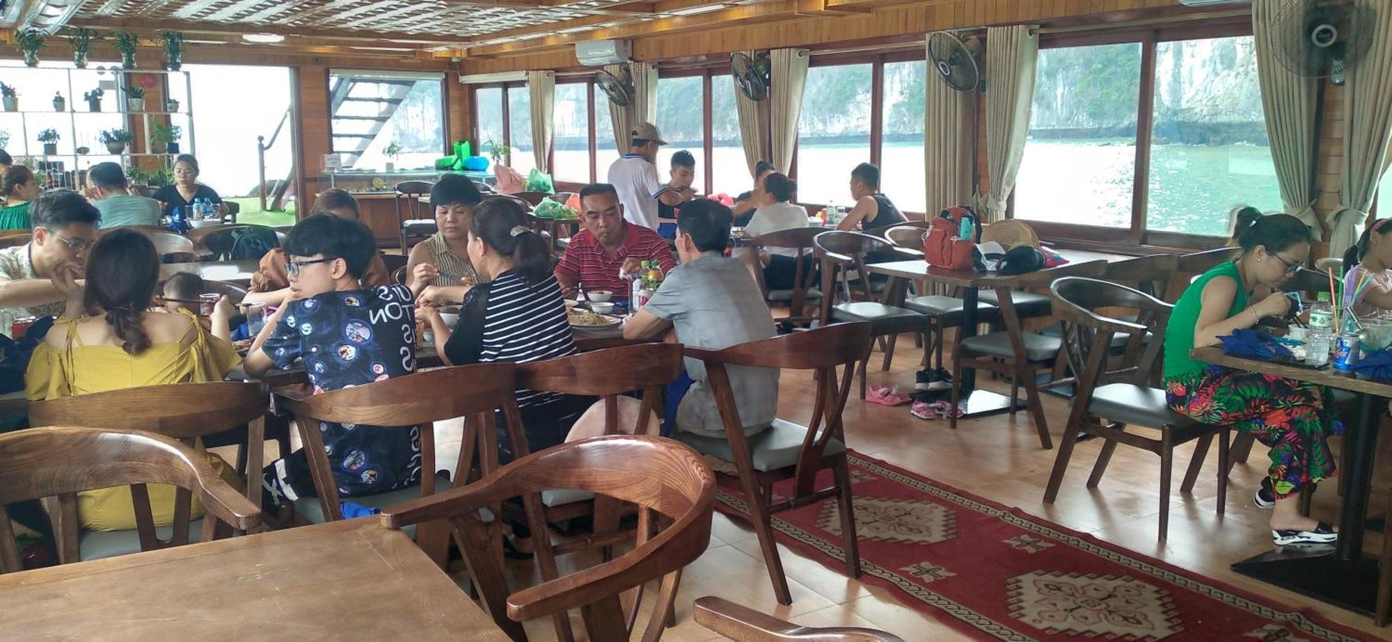 Cat Ba Victory Hostel Dong Khe Sau Kültér fotó